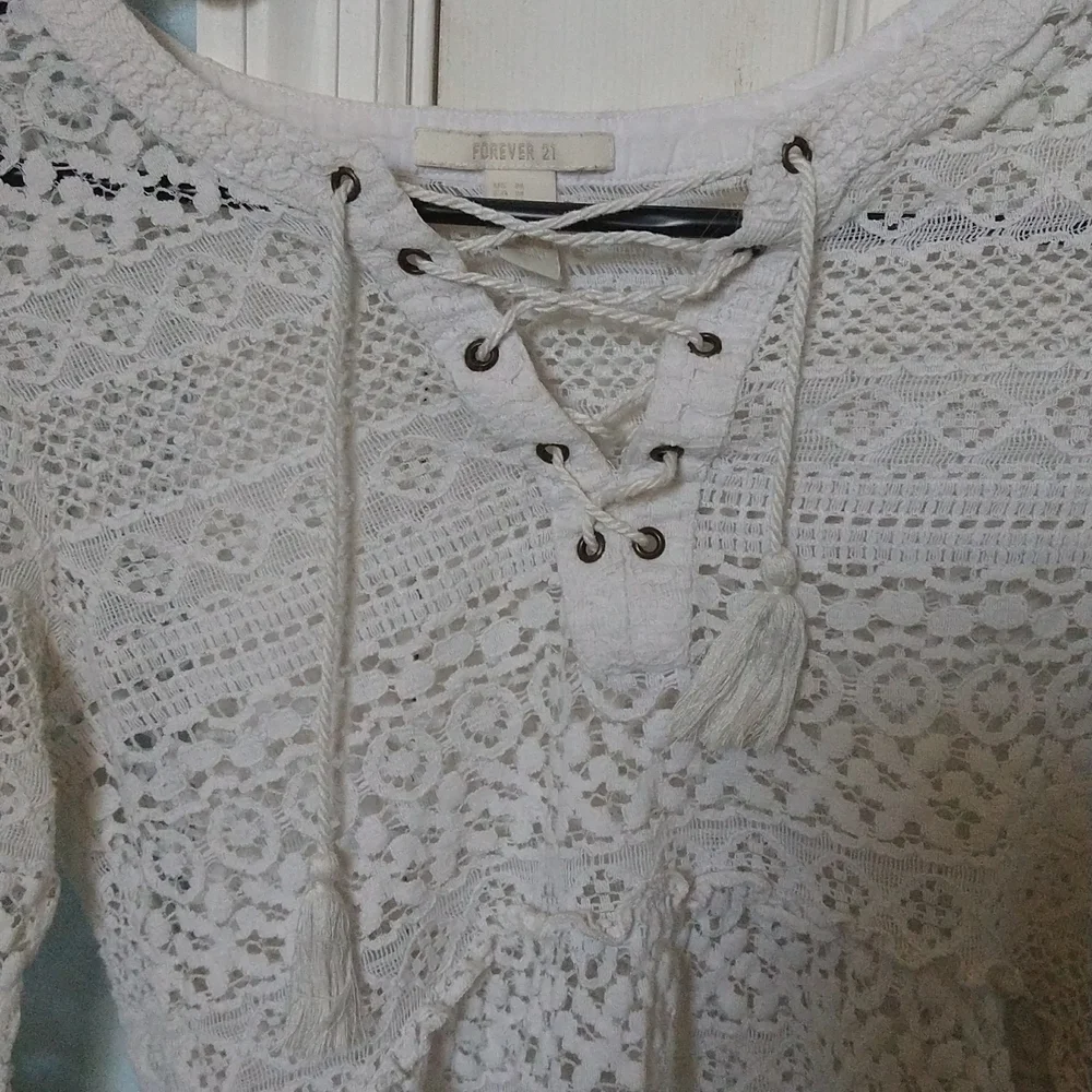 Forever 21 Macrame white top - Picture 2 of 5